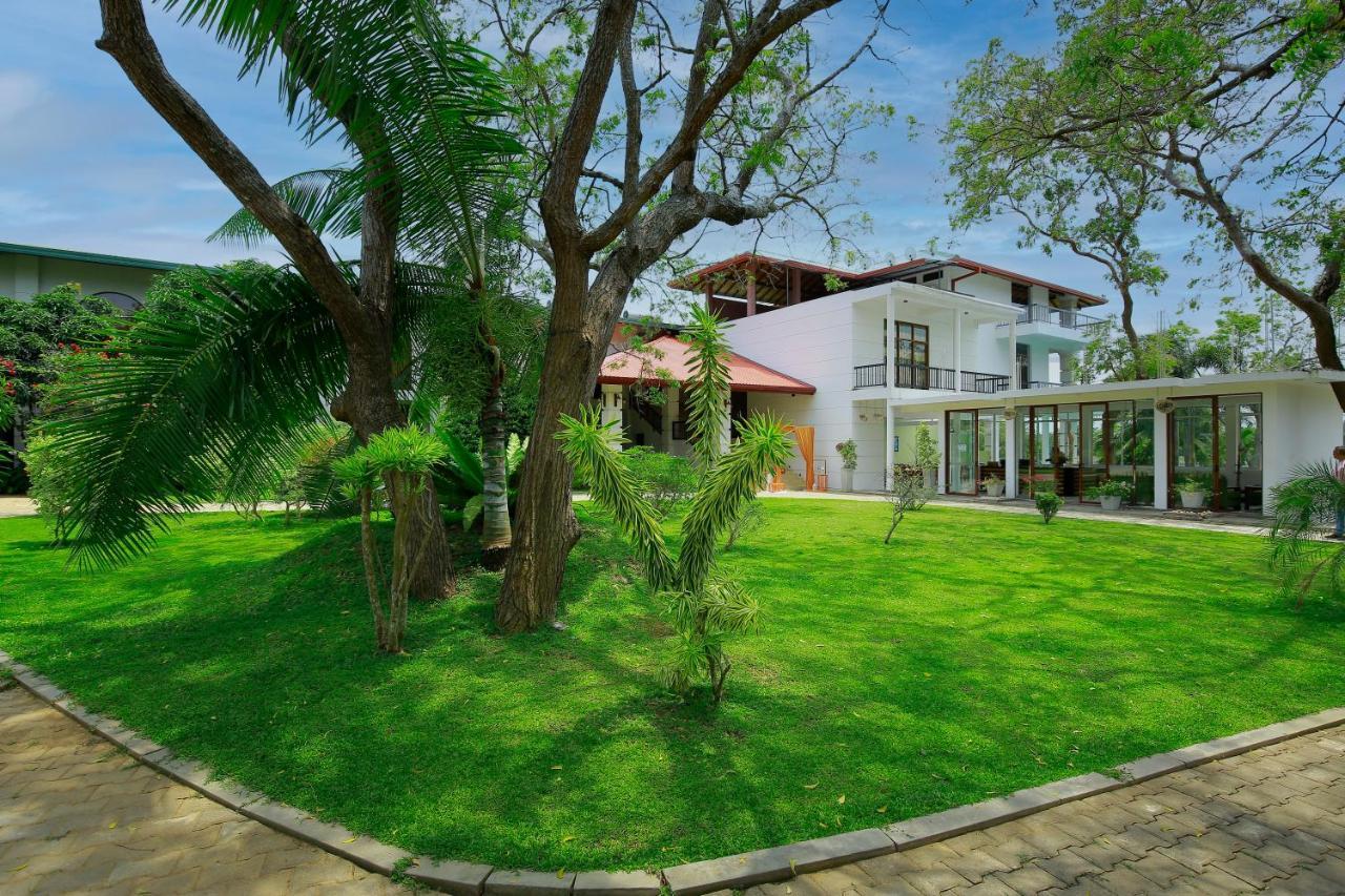 Diya Dahara Lake Resort Yala Kültér fotó