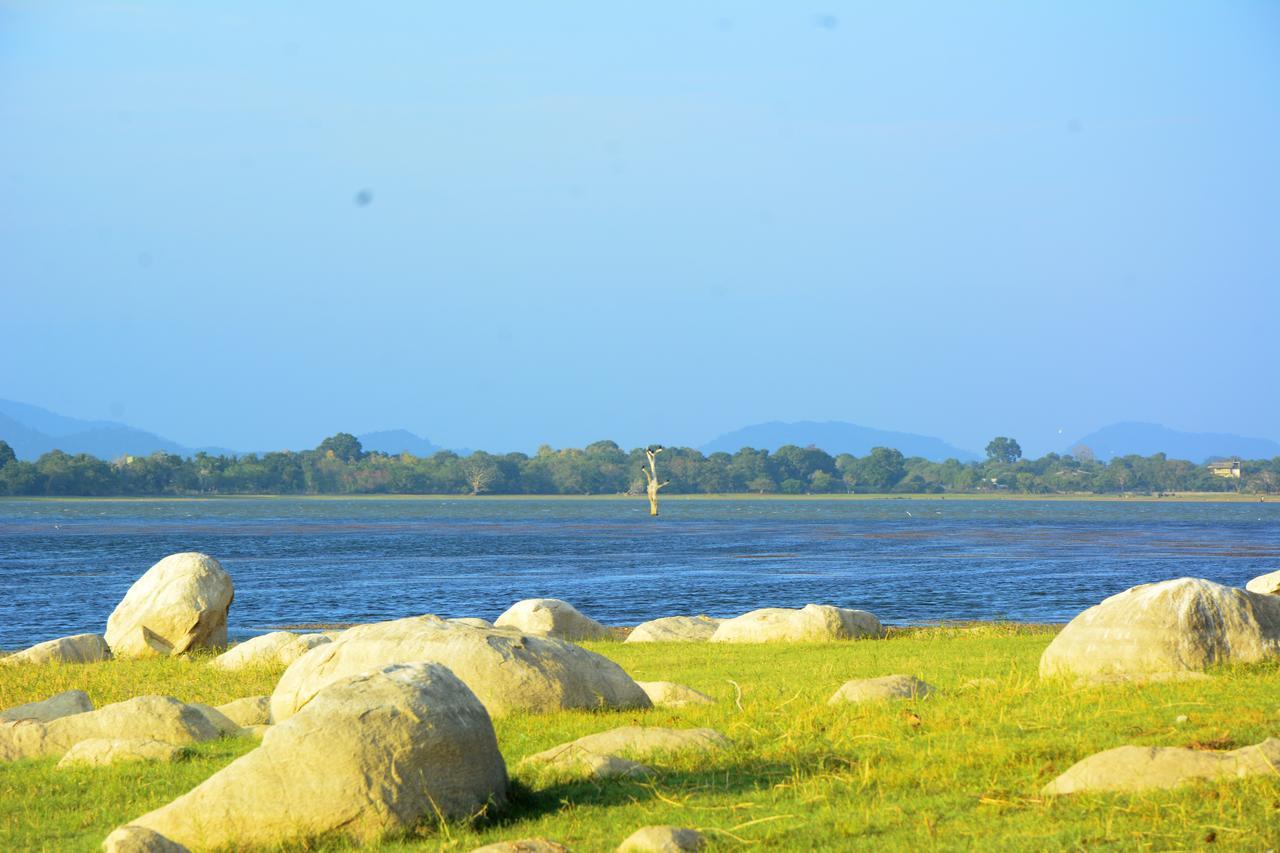 Diya Dahara Lake Resort Yala Kültér fotó