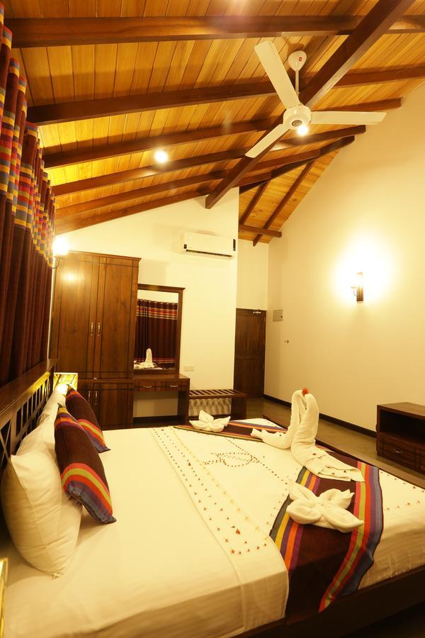 Diya Dahara Lake Resort Yala Kültér fotó