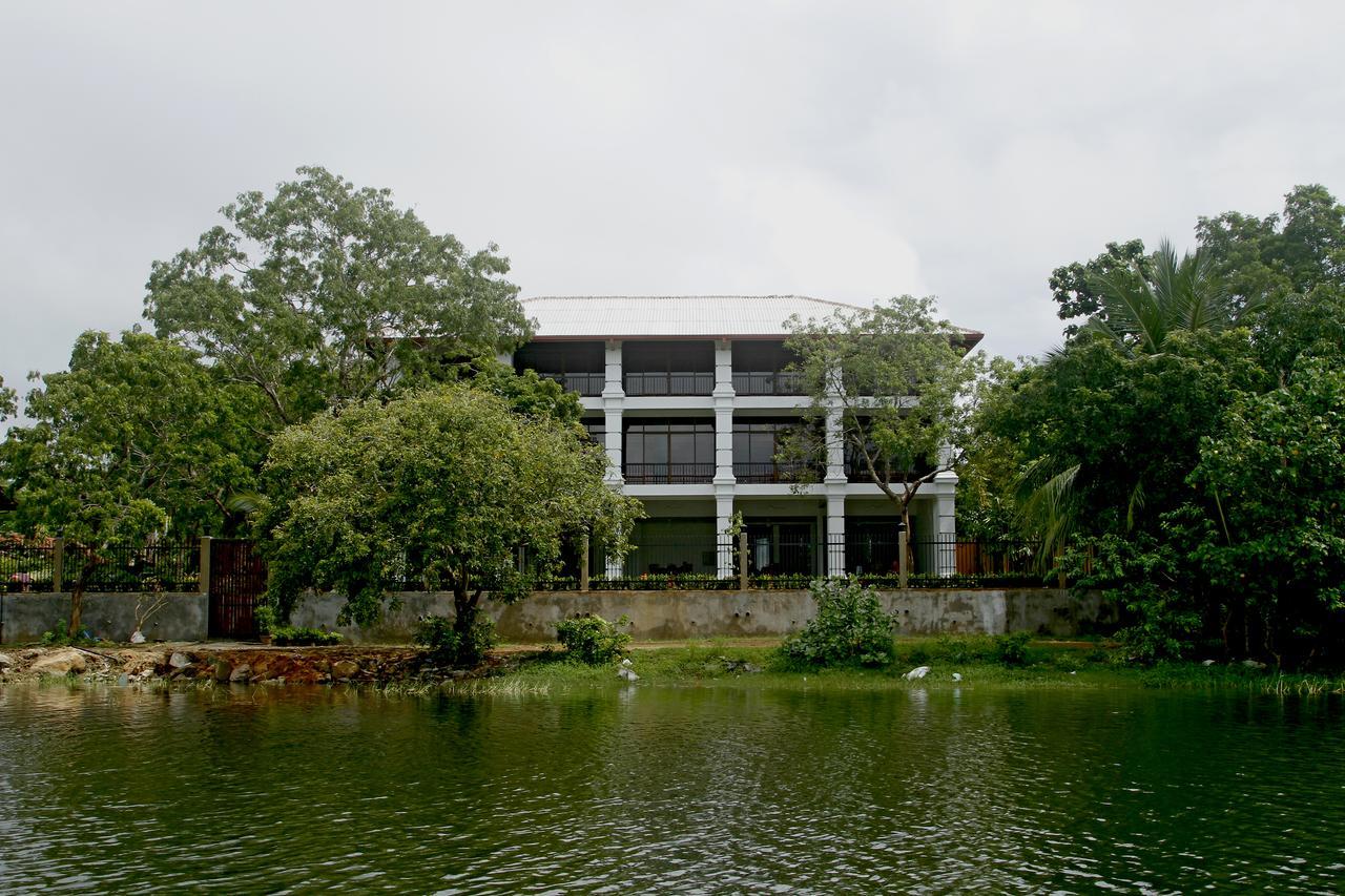 Diya Dahara Lake Resort Yala Kültér fotó